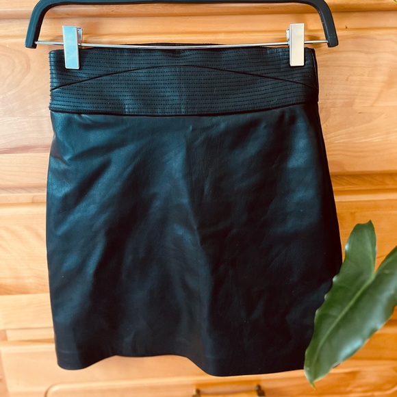 Dynamite Faux-Leather Mini Skirt ✨ - Picture 2 of 3